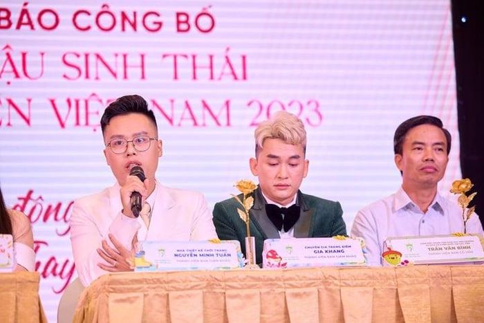 Nhà thiết kế Nguyễn Minh Tuấn cho biết trang phục áo tắm sẽ kín đáo, phù hợp với lứa tuổi thiếu niên.